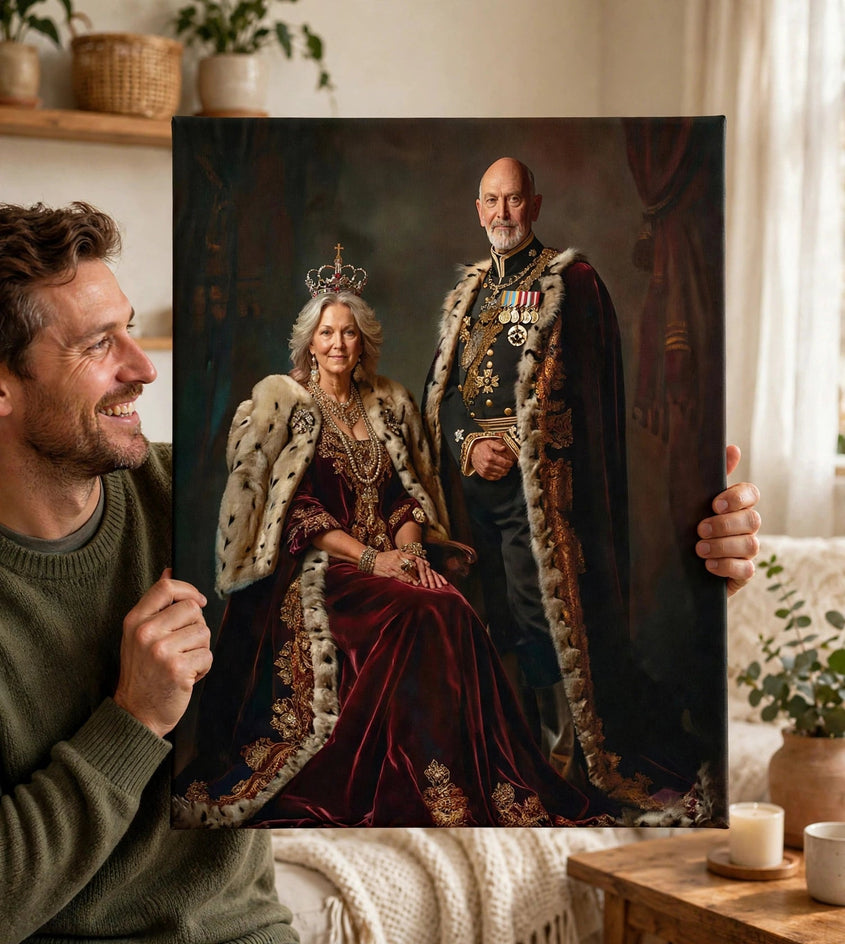 Pessoa segurando o quadro Quadro Personalizado de Casal — Realeza no Trono Vermelho no tamanho grande